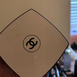 Chanel Les Beiges Healthy Glow Sheer Colour SPF 15